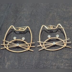 Cute! True To Form Cat Head Gold Tone Earrings